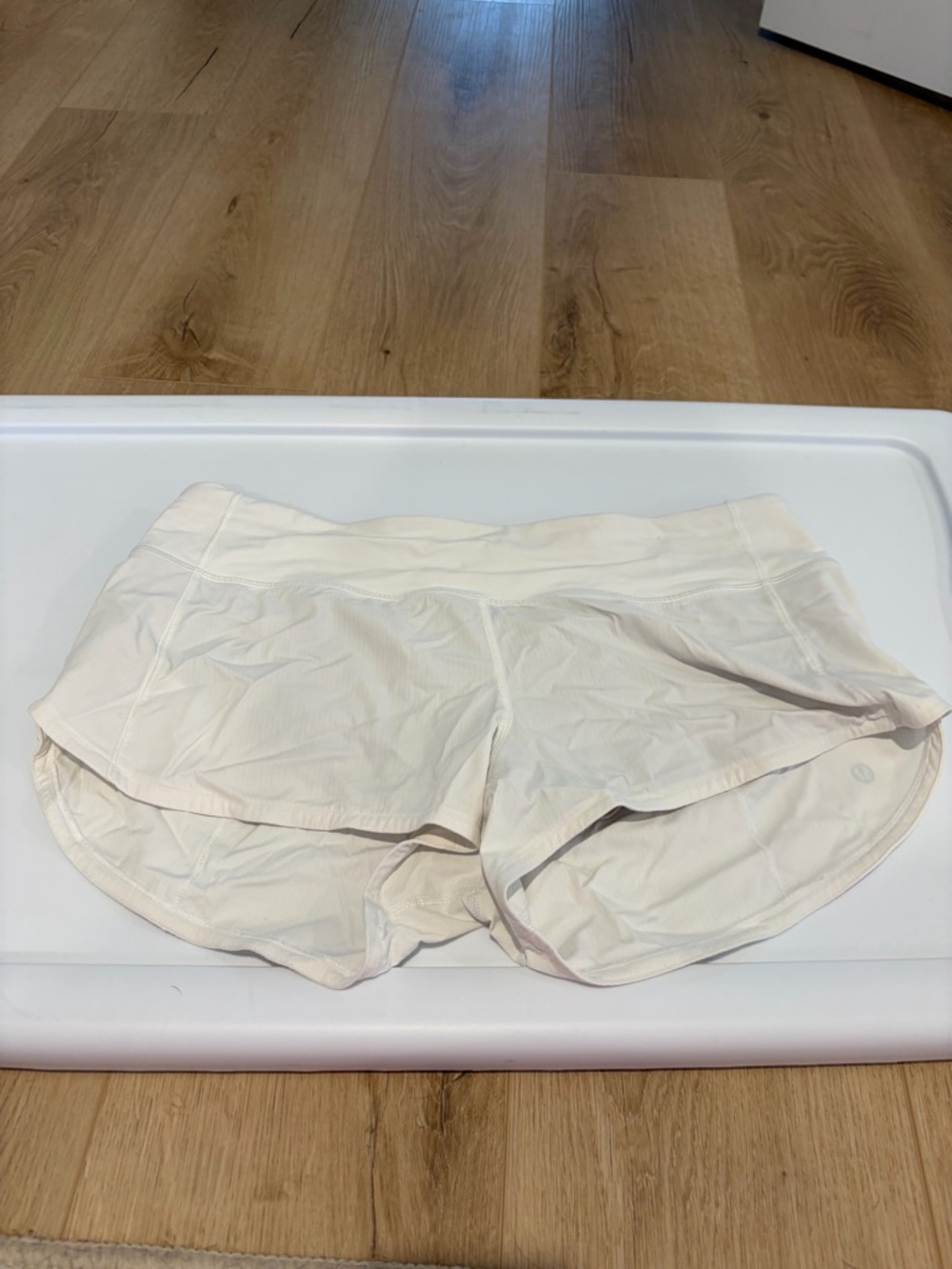 Lululemon Women’s creamy white Athletic Shorts with Built-In Liner